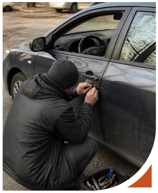 Профессиональное вскрытие автомобиля Тойота без повреждений в Кирове